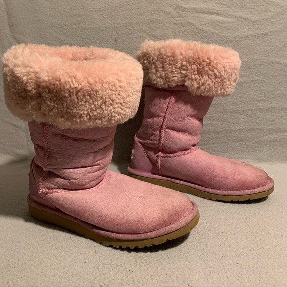 UGG Australia Sheepskin Classic Short Light Pink Boots Size 4 - Picture 3 of 11